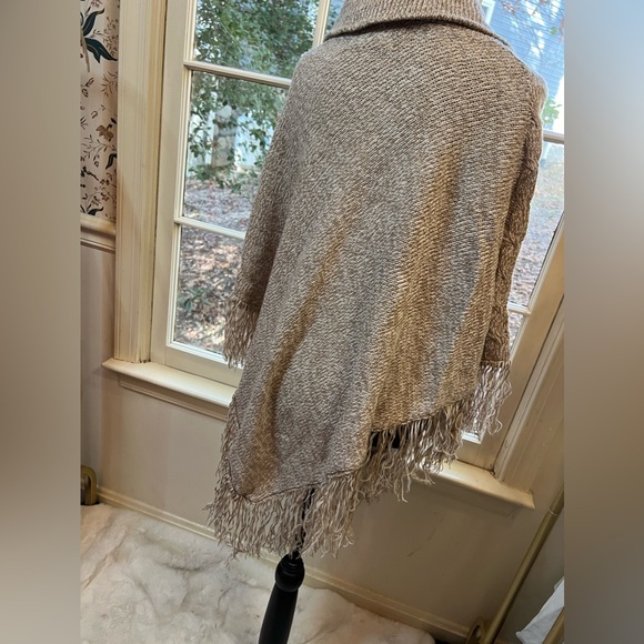 Debbie Morgan Sweater Poncho Fringe Women’s Size Medium Tan Cowl Neck Top - Picture 12 of 12